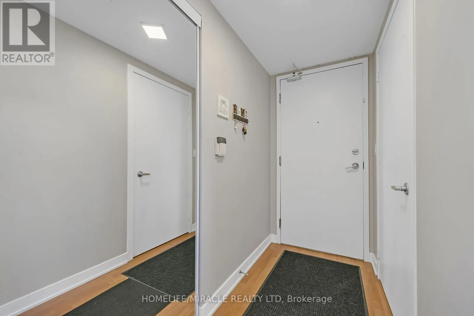 3011 - 36 LEE CENTRE DRIVE