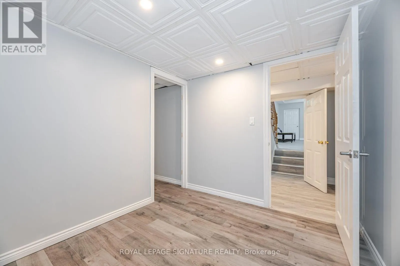 574 ANTIGUA CRESCENT