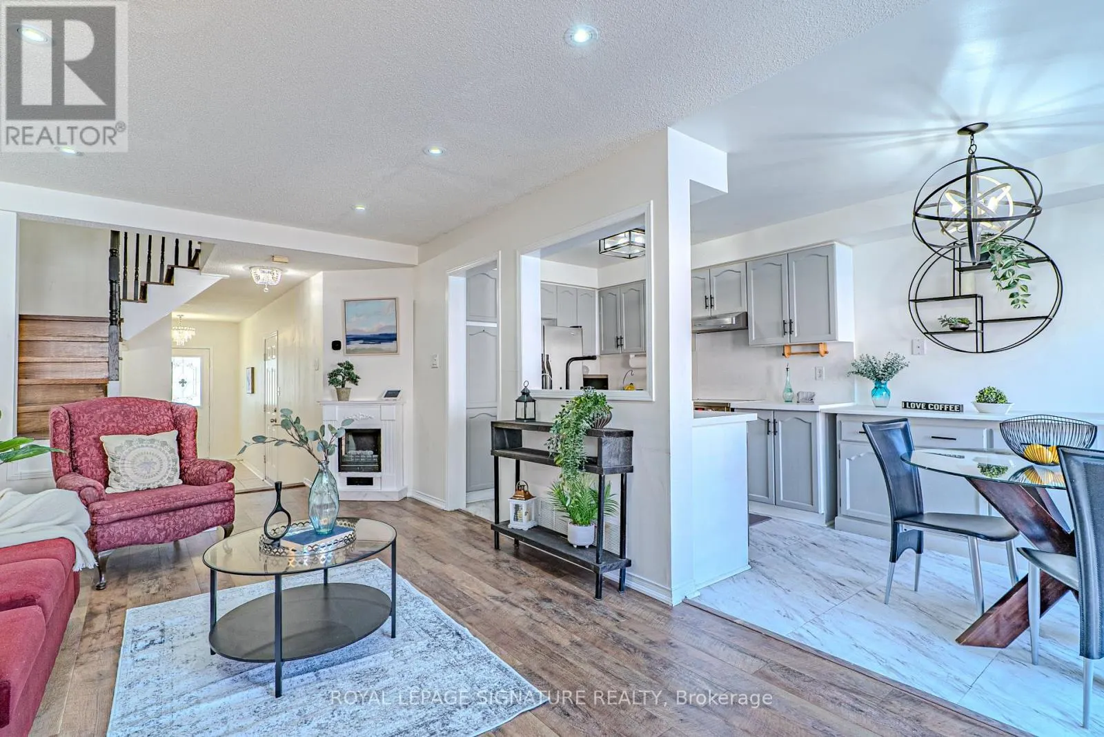 100 STOKELY CRESCENT