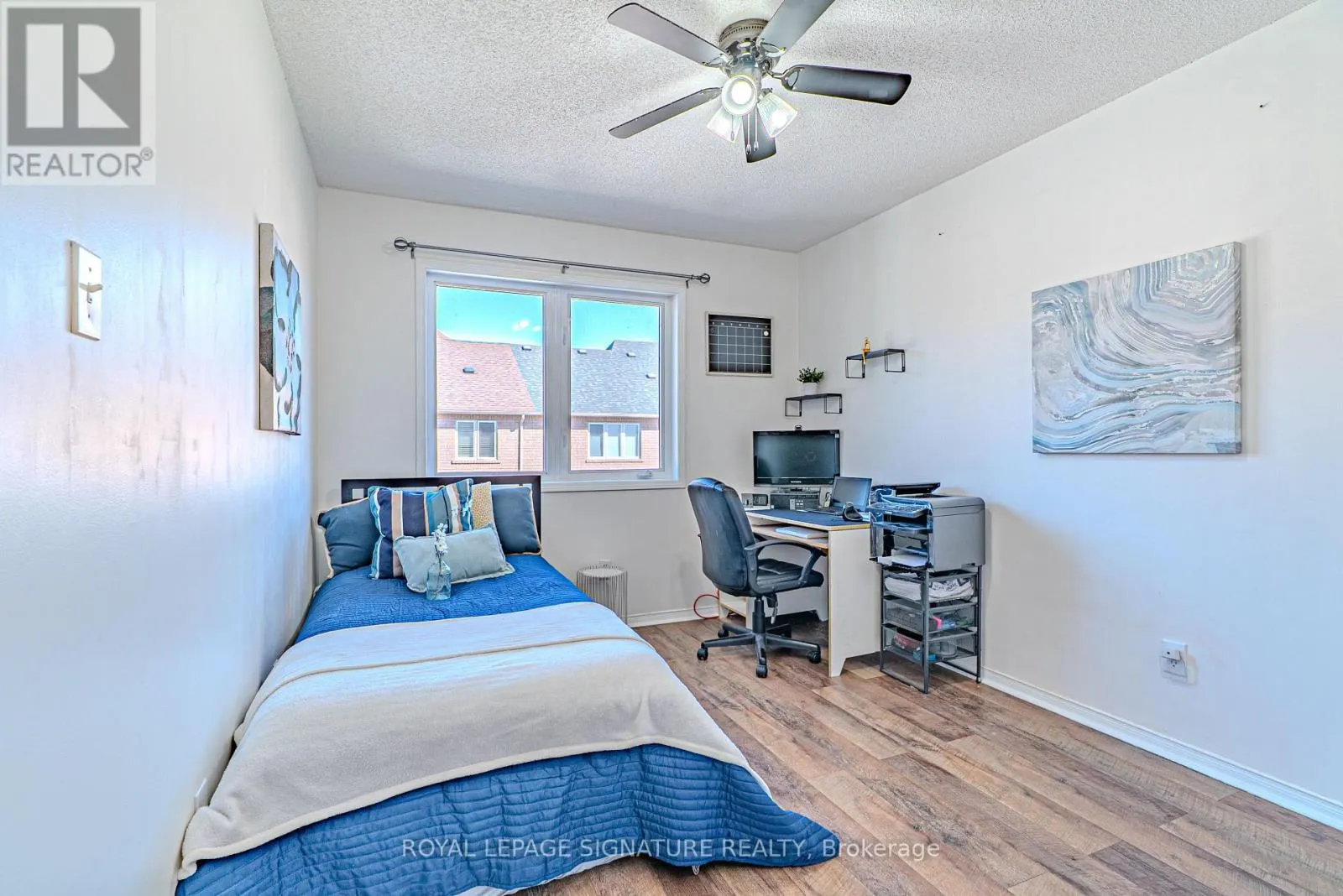100 STOKELY CRESCENT
