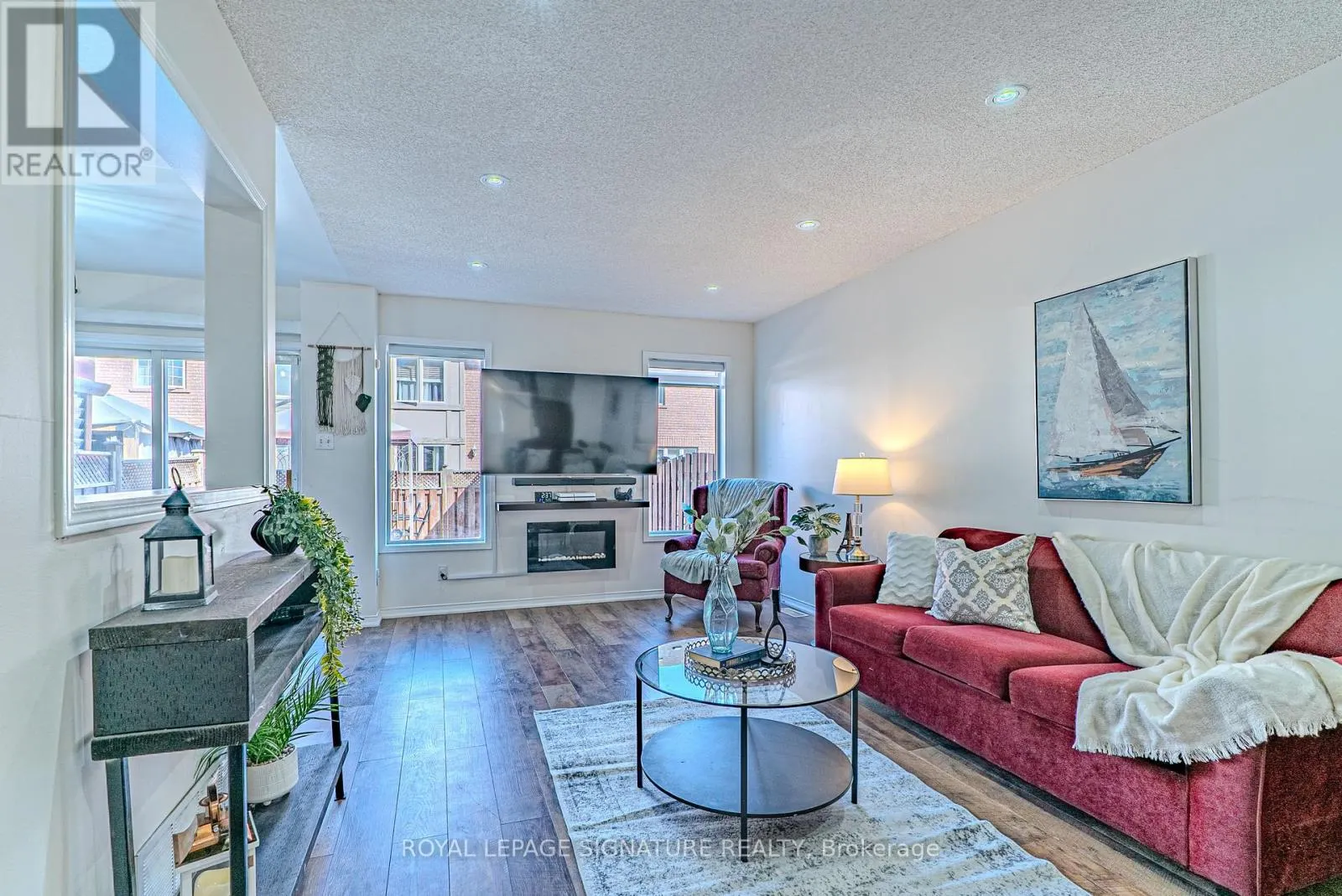 100 STOKELY CRESCENT