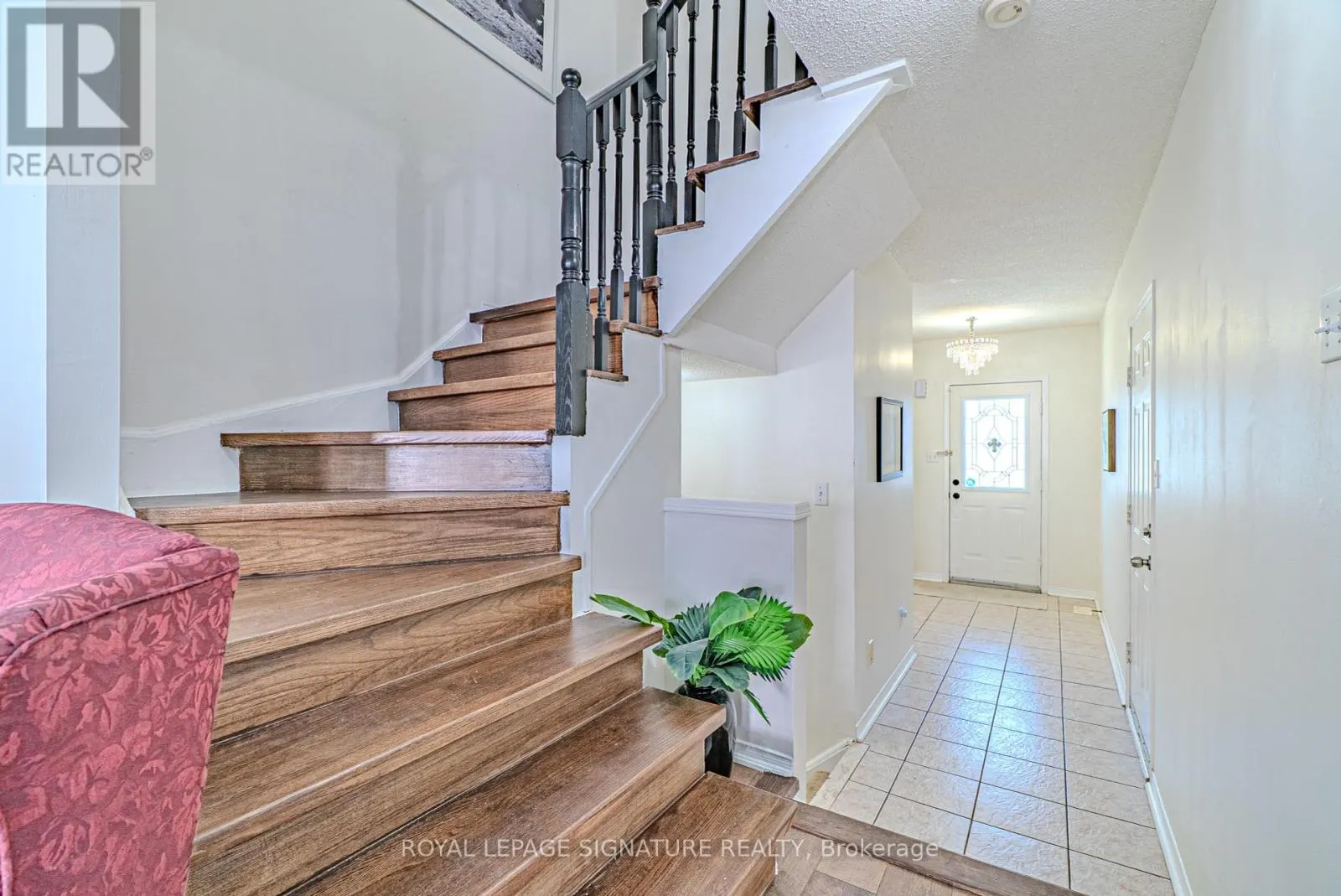 100 STOKELY CRESCENT
