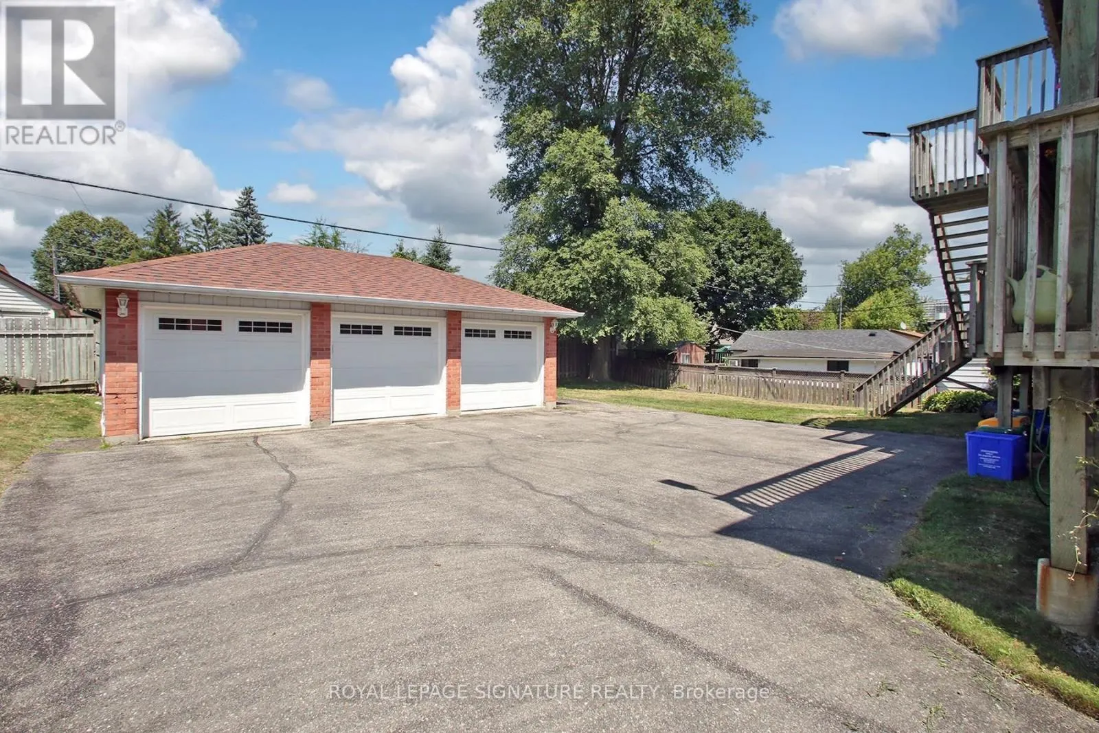 #4 - 42 TECUMSEH AVENUE