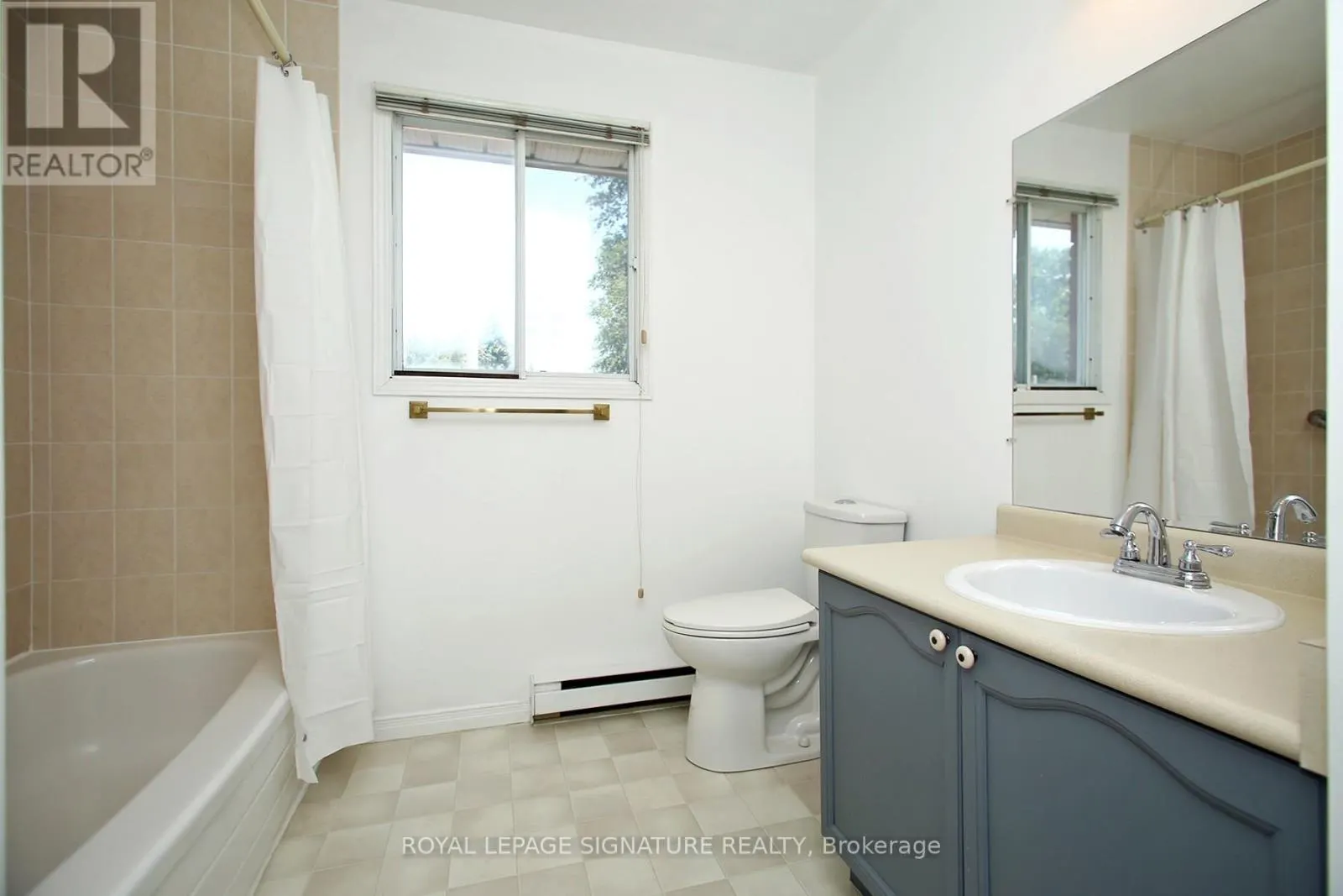 #4 - 42 TECUMSEH AVENUE