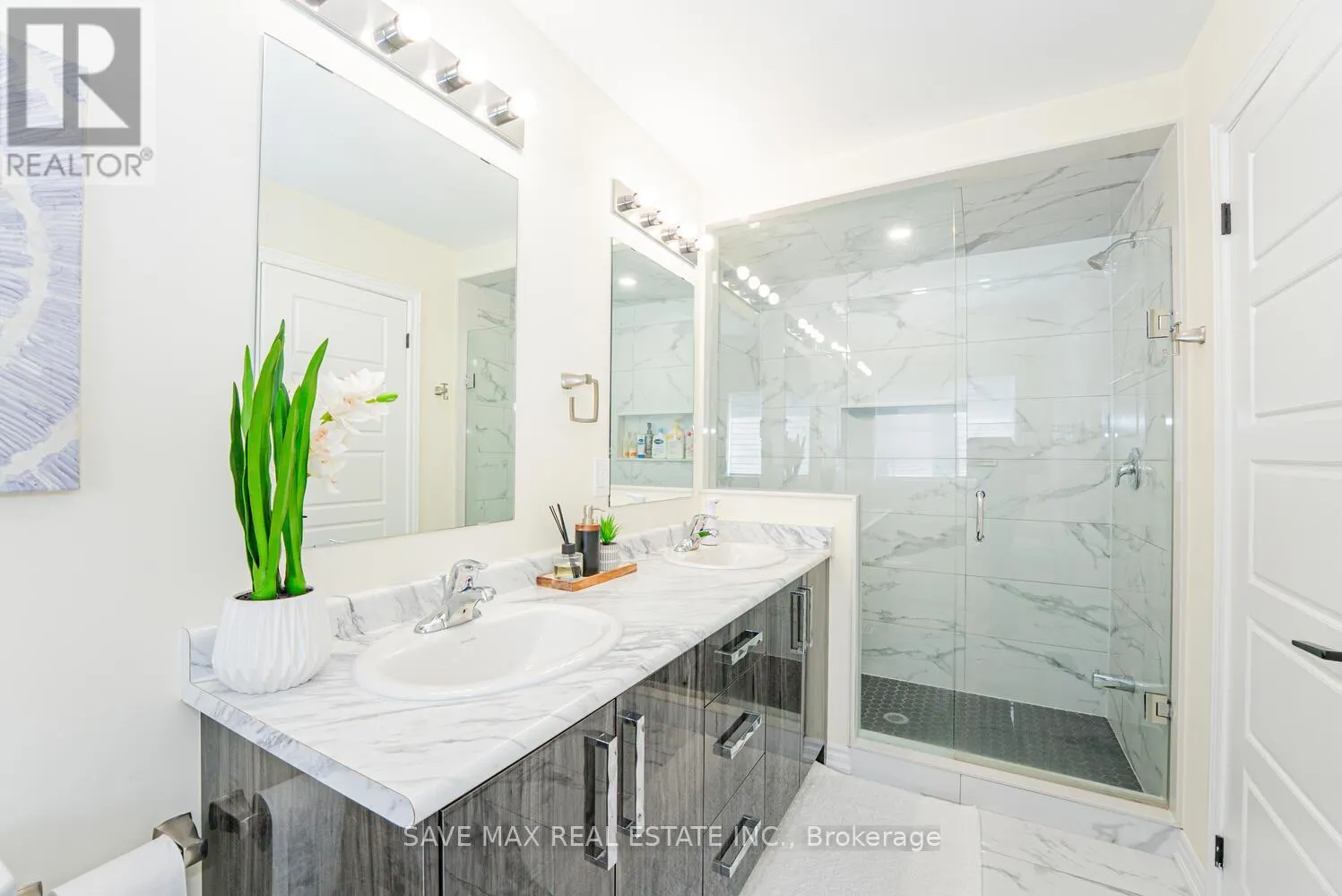 41 CLOSSON DRIVE