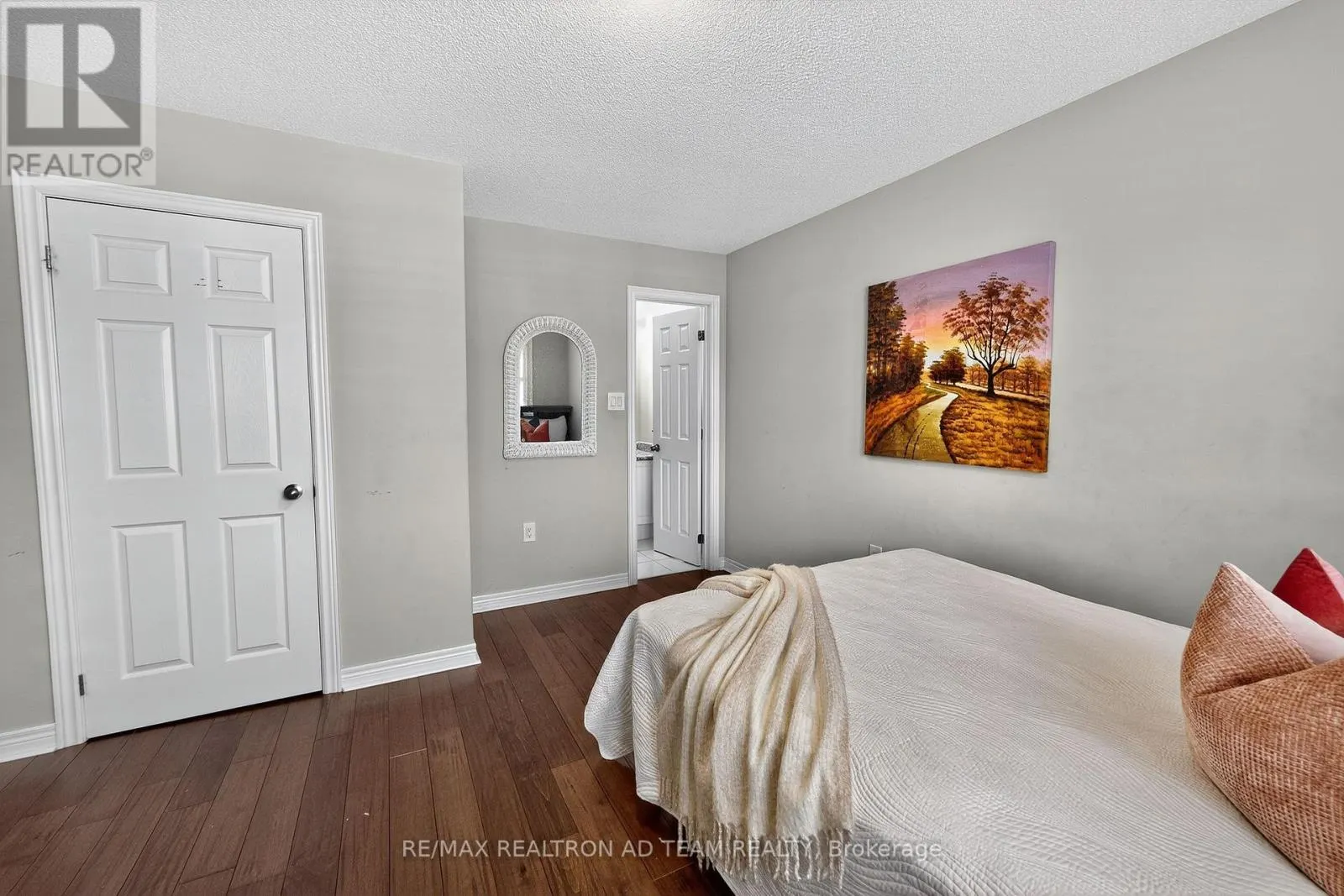 676 AUDLEY ROAD S