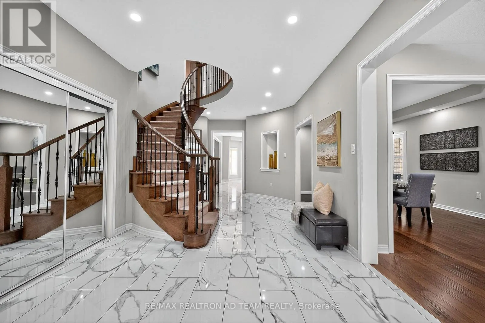 676 AUDLEY ROAD S