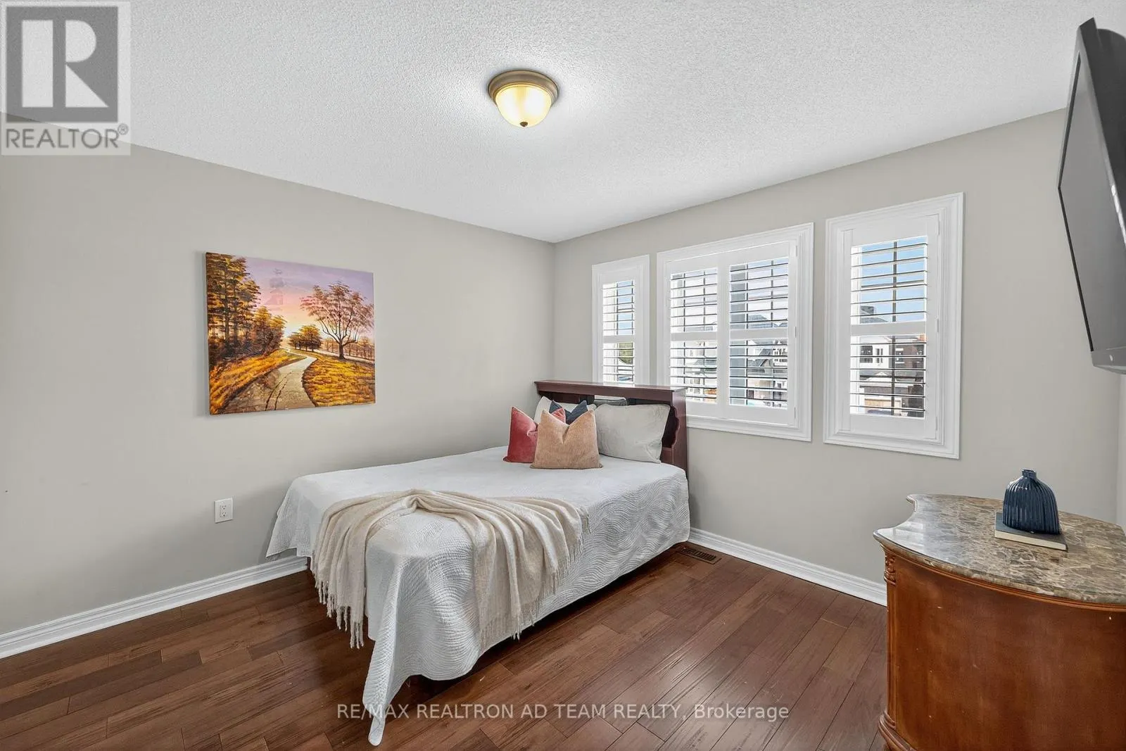 676 AUDLEY ROAD S