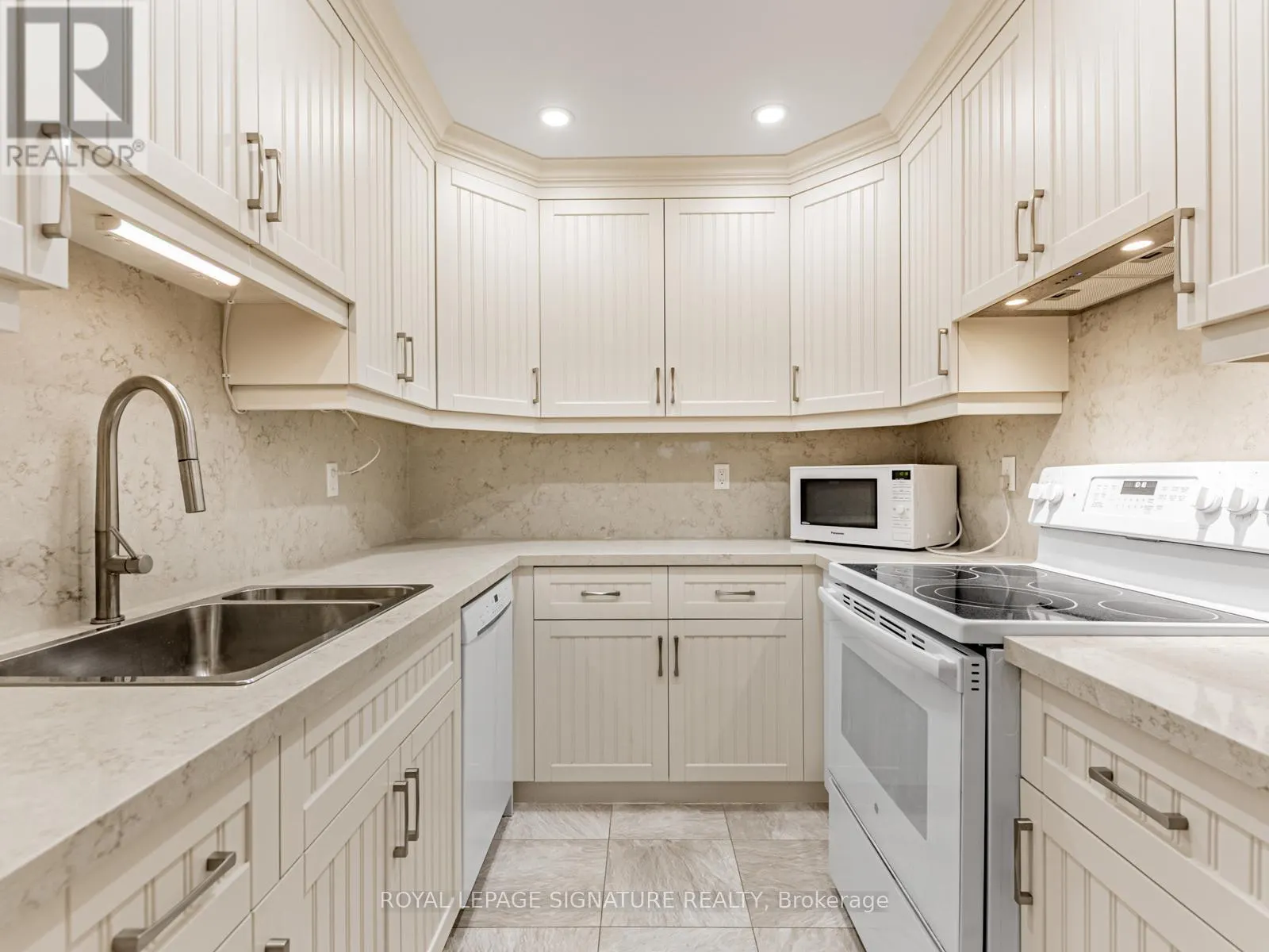 413 - 121 LING ROAD