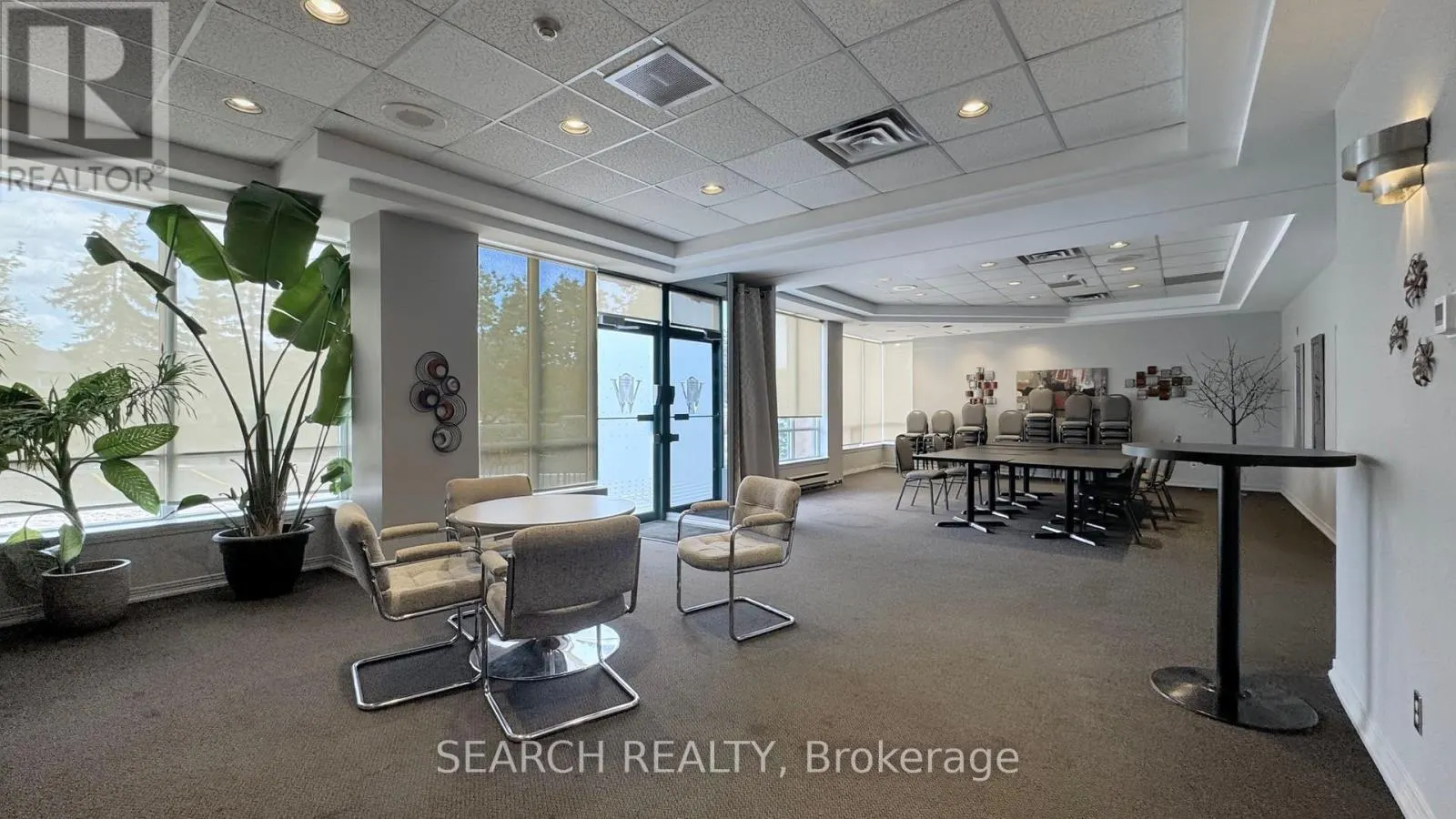 505 - 711 ROSSLAND ROAD E