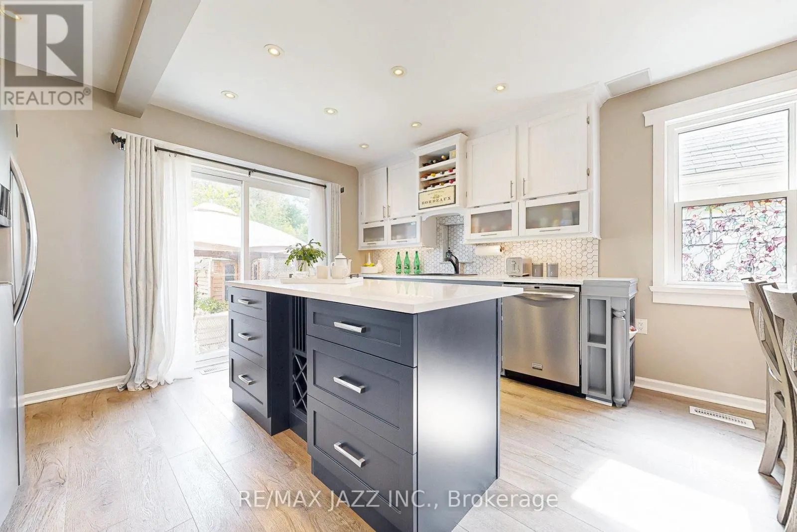 361 OSHAWA BOULEVARD N