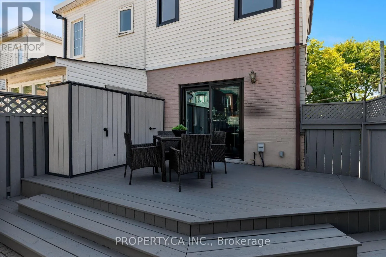 20 PARKFIELD AVENUE