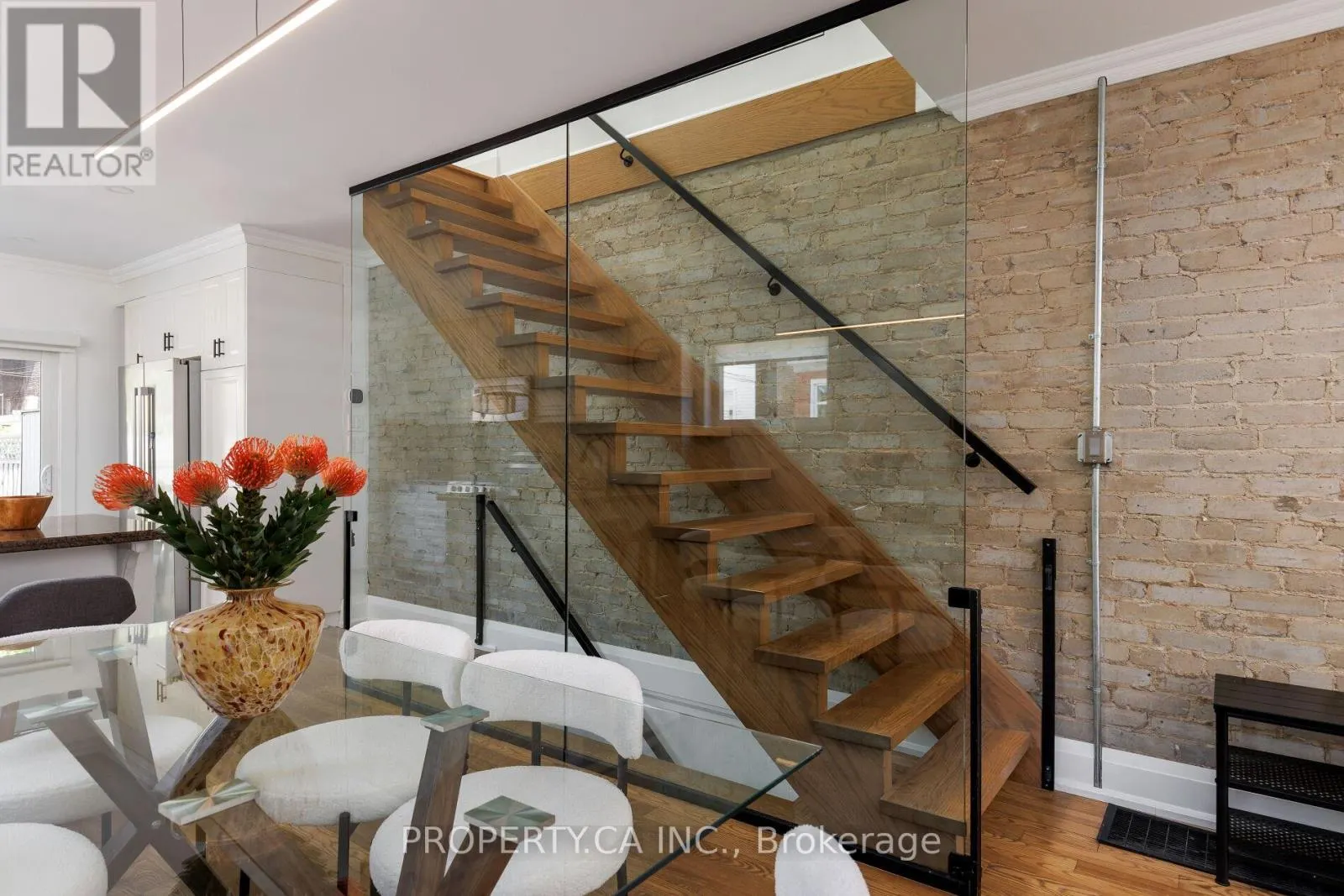 20 PARKFIELD AVENUE
