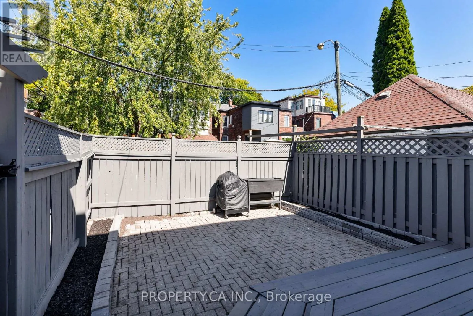 20 PARKFIELD AVENUE