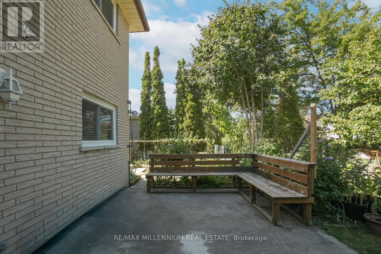 242 CORONATION DRIVE