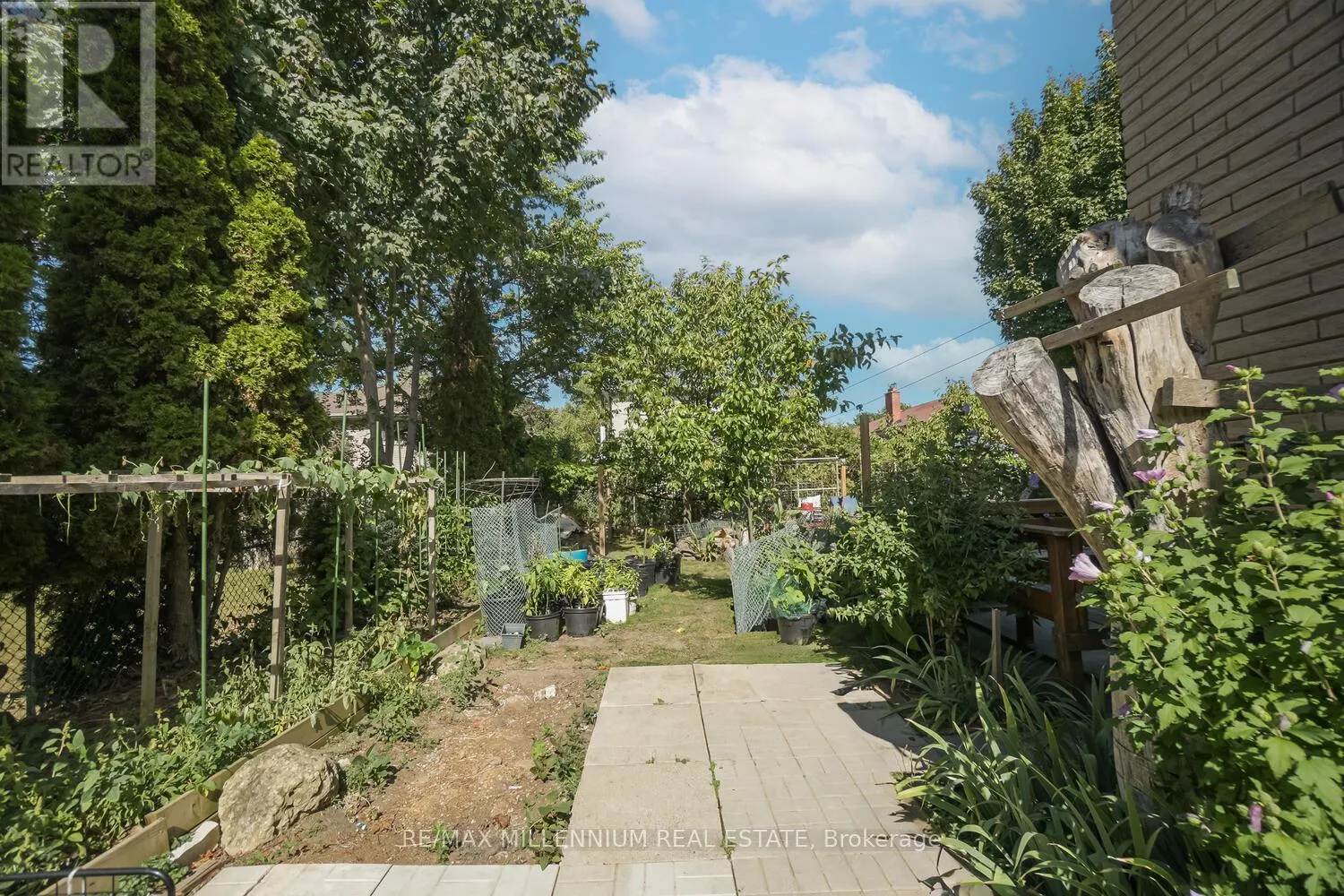 242 CORONATION DRIVE