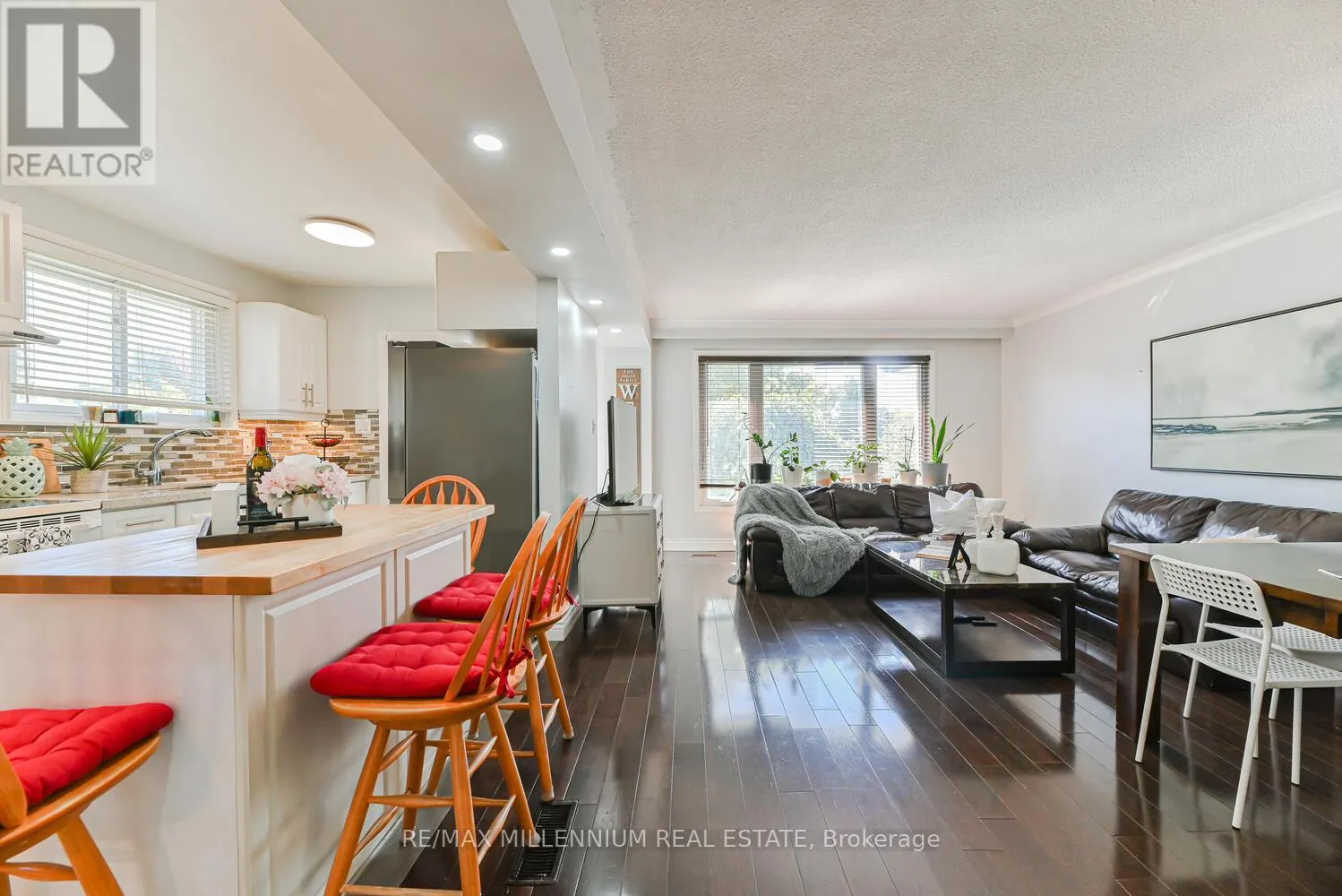 242 CORONATION DRIVE