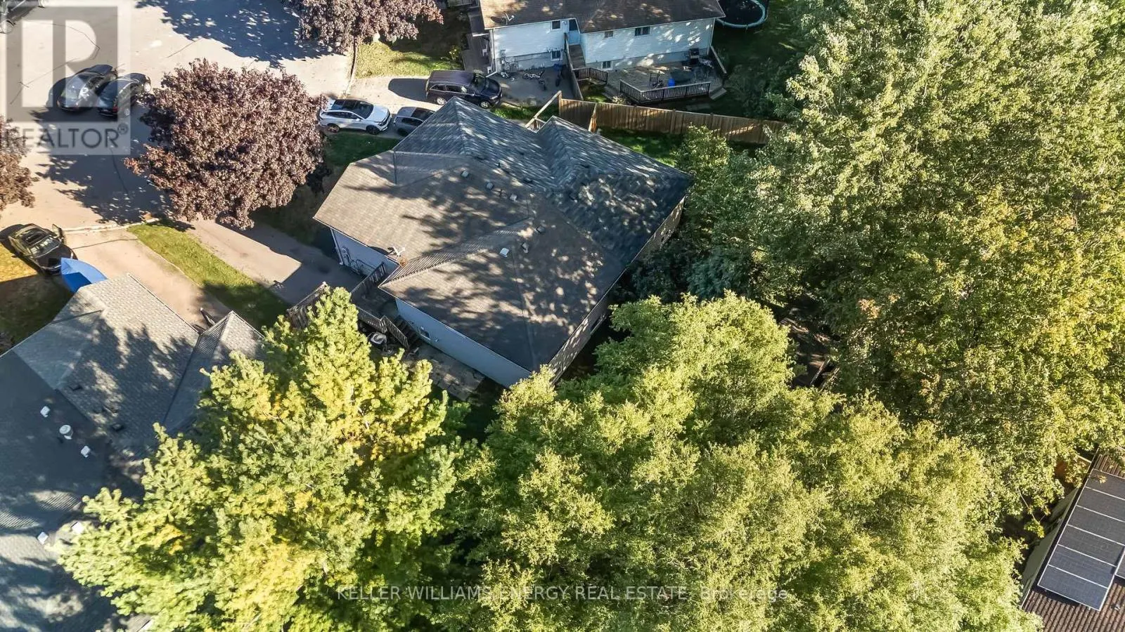 6 FAIRBAIRN COURT