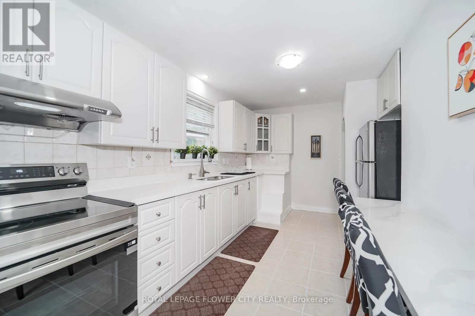 16 SCRANTON ROAD S