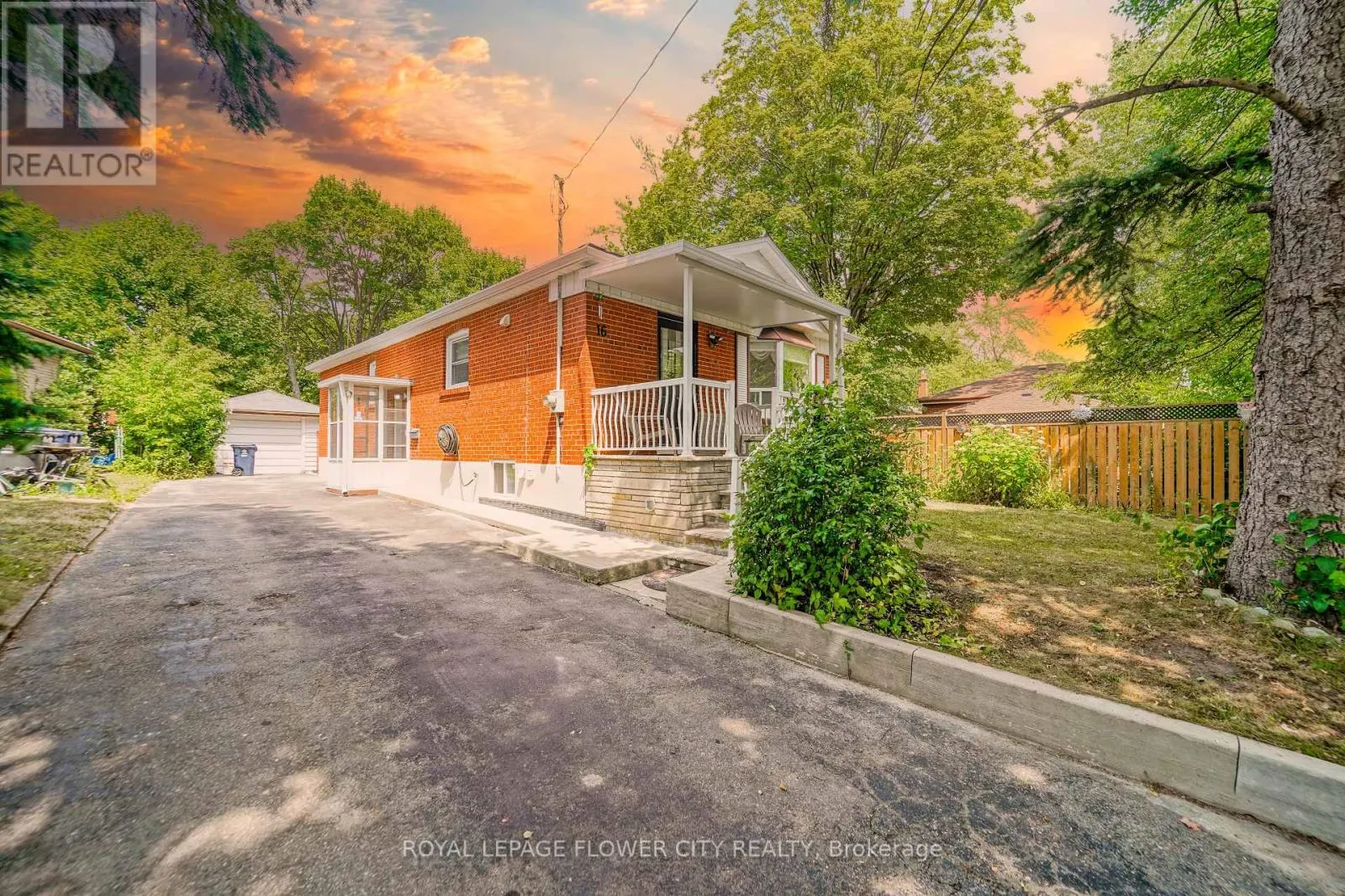 16 SCRANTON ROAD S