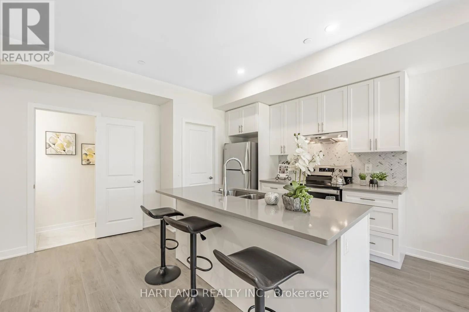 128 - 755 OMEGA DRIVE