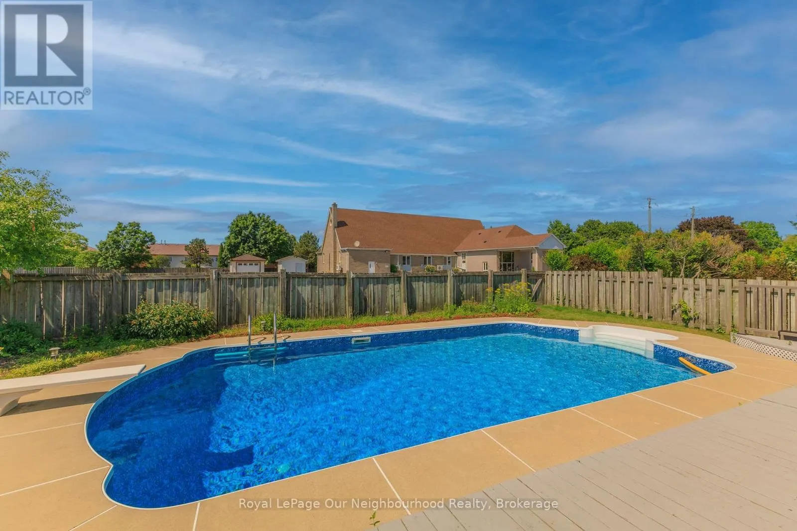 10 HOLDEN COURT