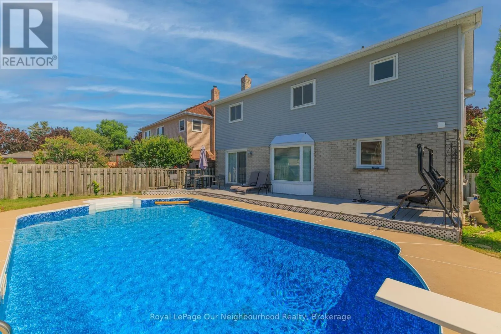10 HOLDEN COURT