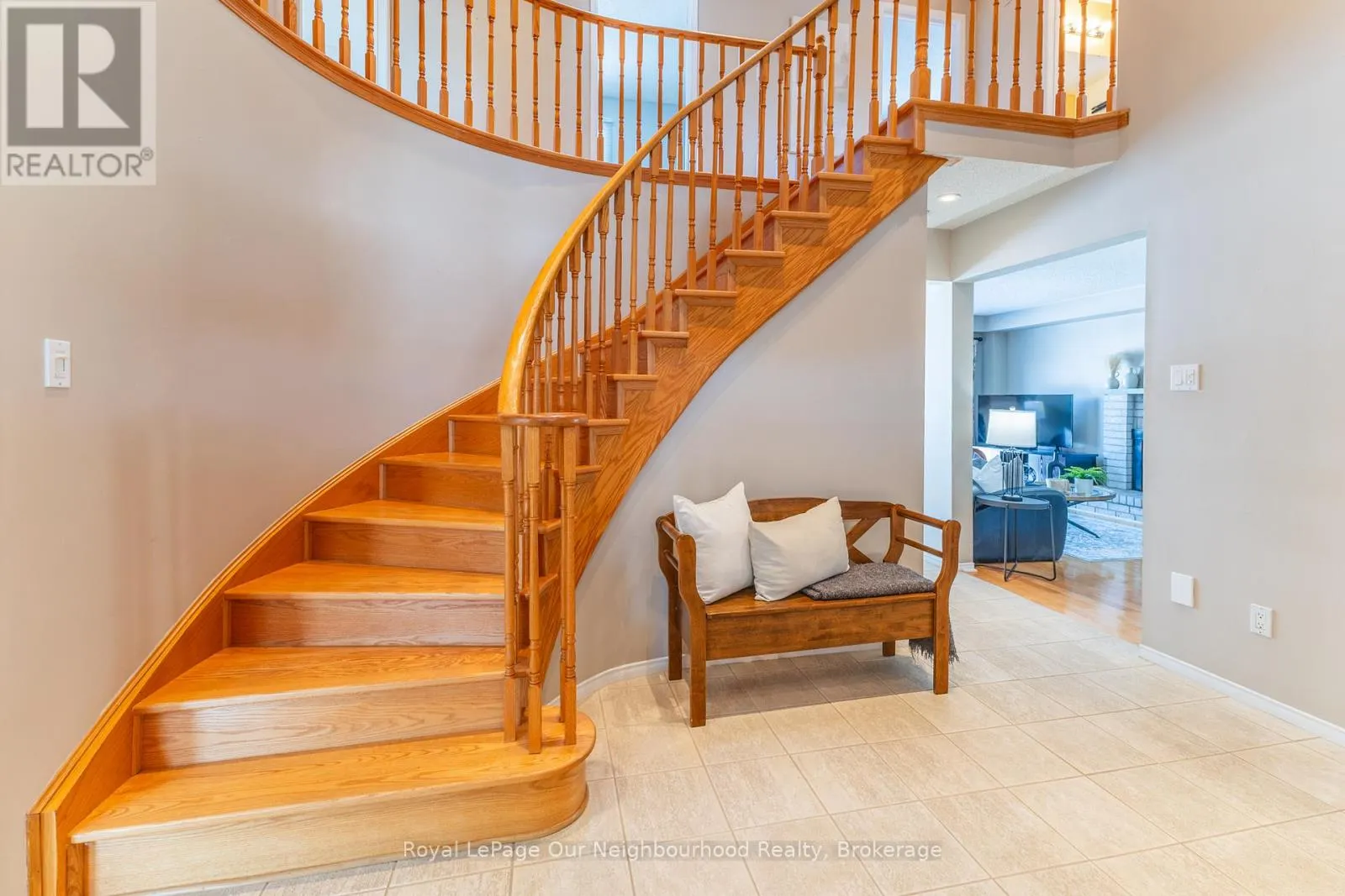 10 HOLDEN COURT