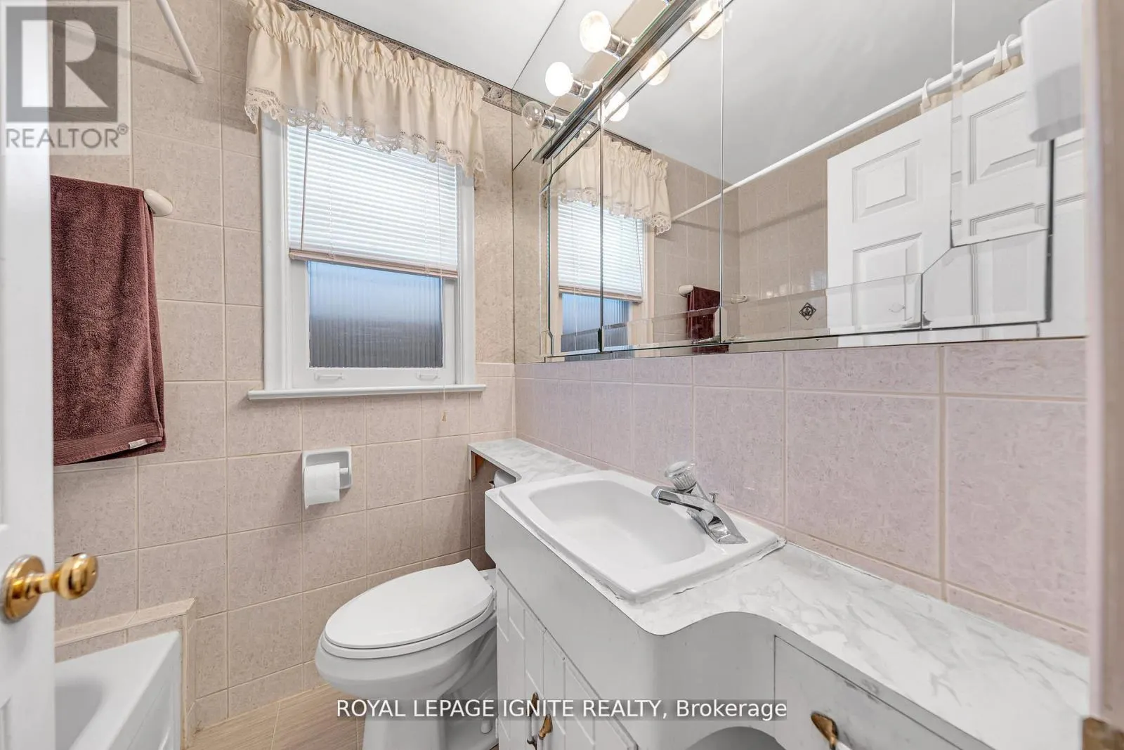 24 BERAN DRIVE