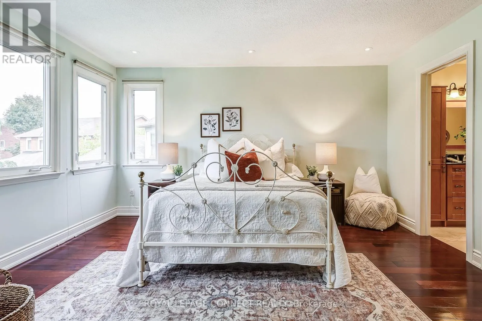 545 CHARNWOOD COURT