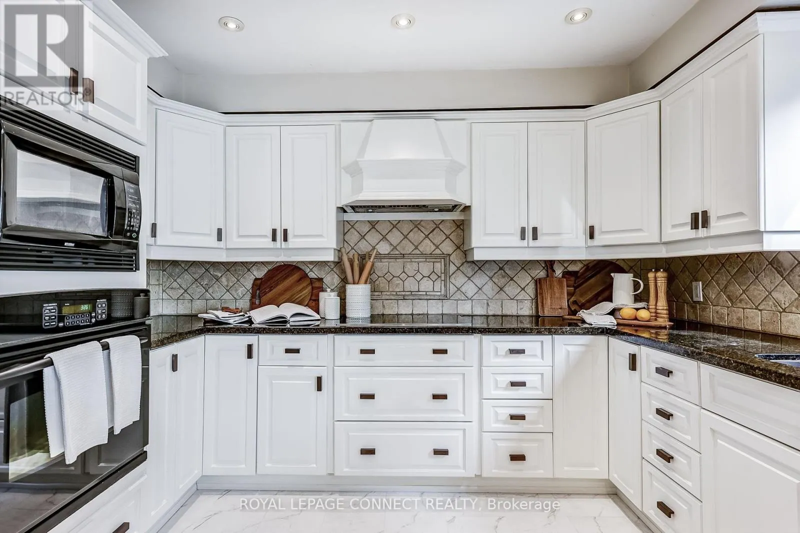 545 CHARNWOOD COURT