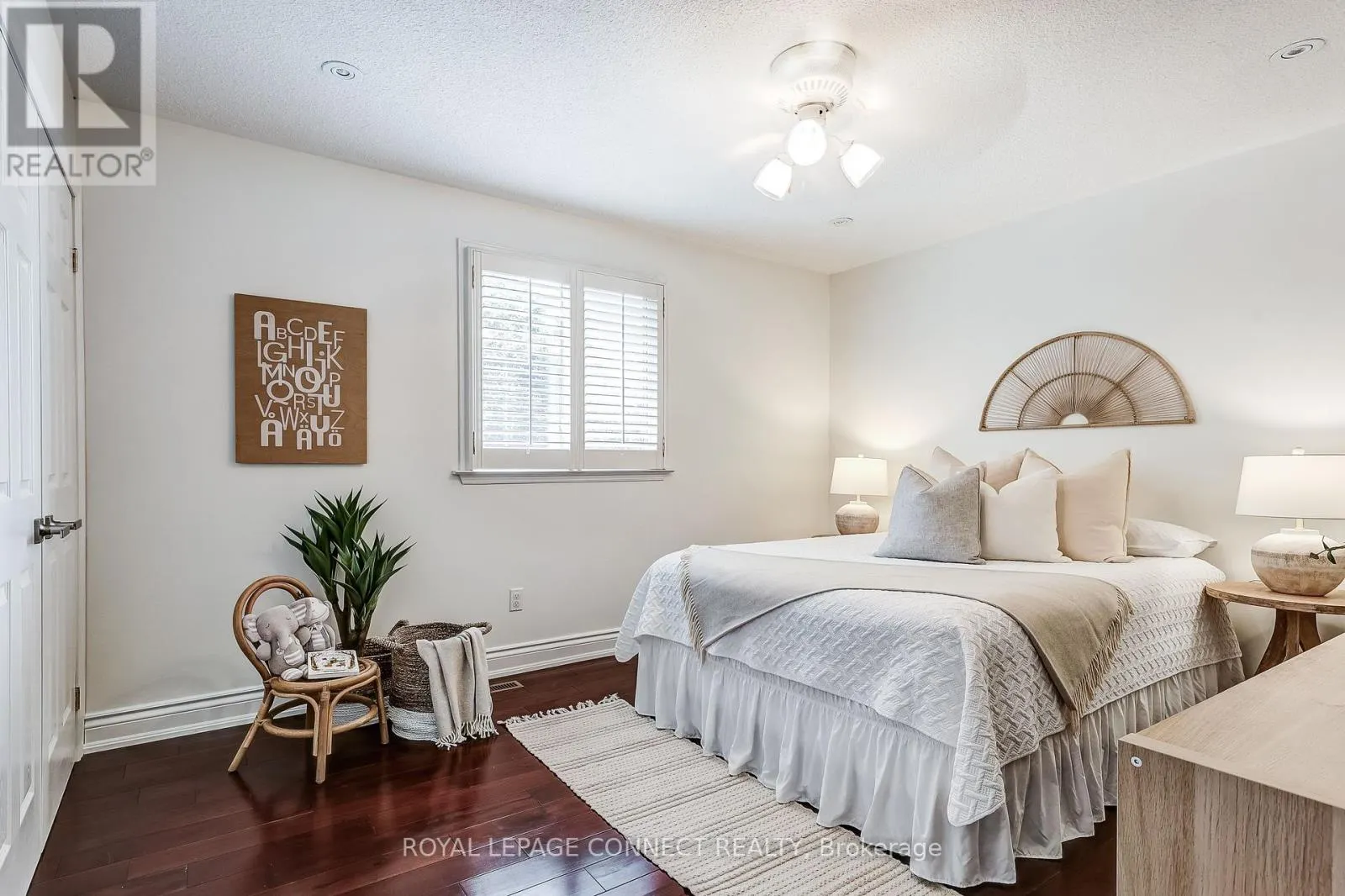 545 CHARNWOOD COURT