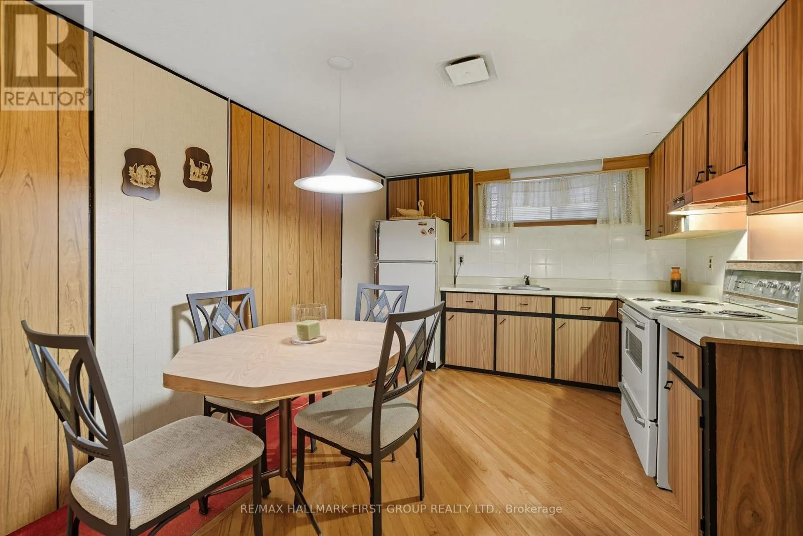 6 WINDOVER DRIVE