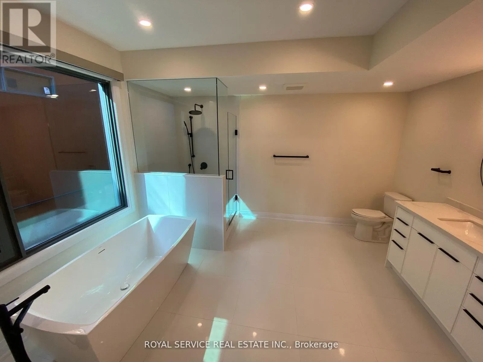 UPPER - 61 WAYWELL STREET, #Upper