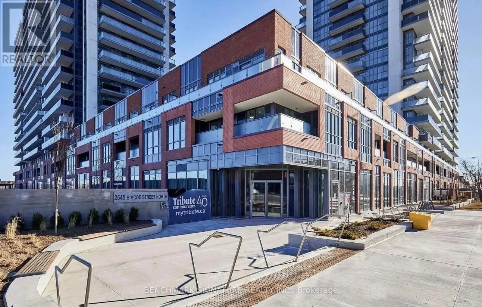 2318 - 2545 SIMCOE STREET N