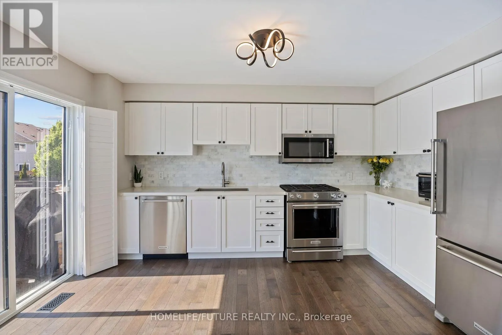 1392 GLASPELL CRESCENT