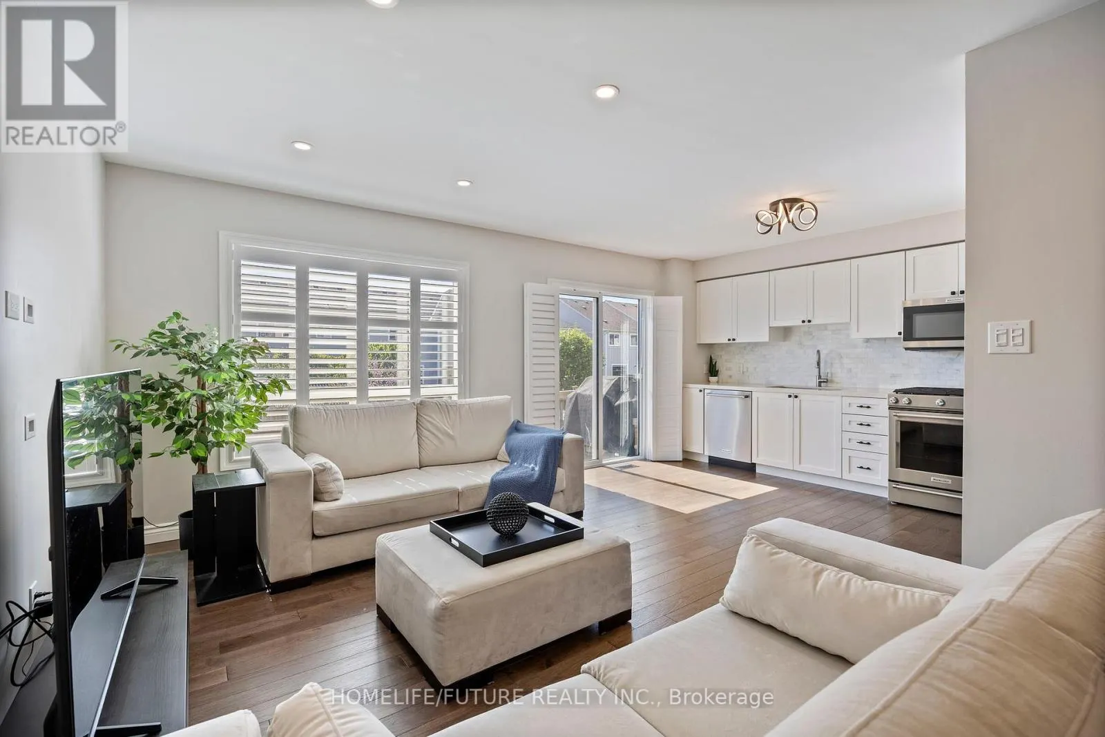 1392 GLASPELL CRESCENT