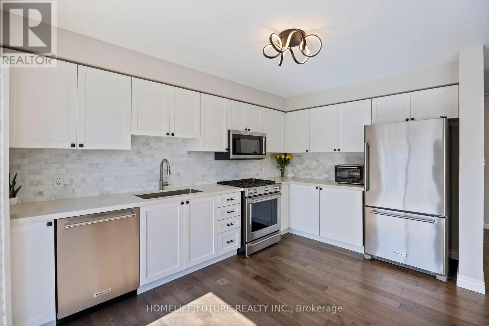 1392 GLASPELL CRESCENT
