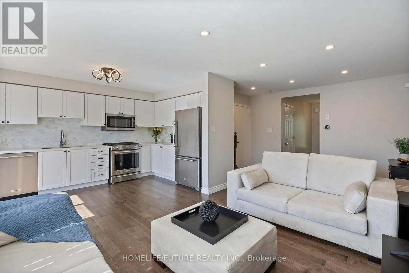 1392 GLASPELL CRESCENT