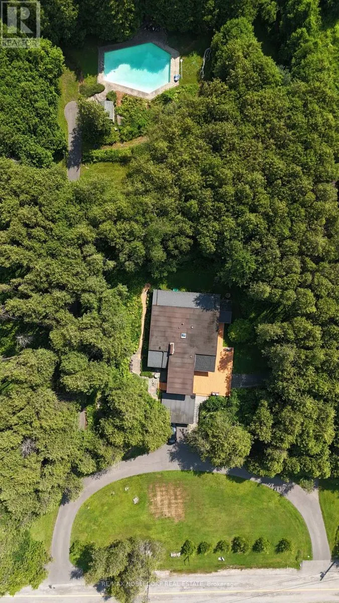 3435 GREENWOOD ROAD