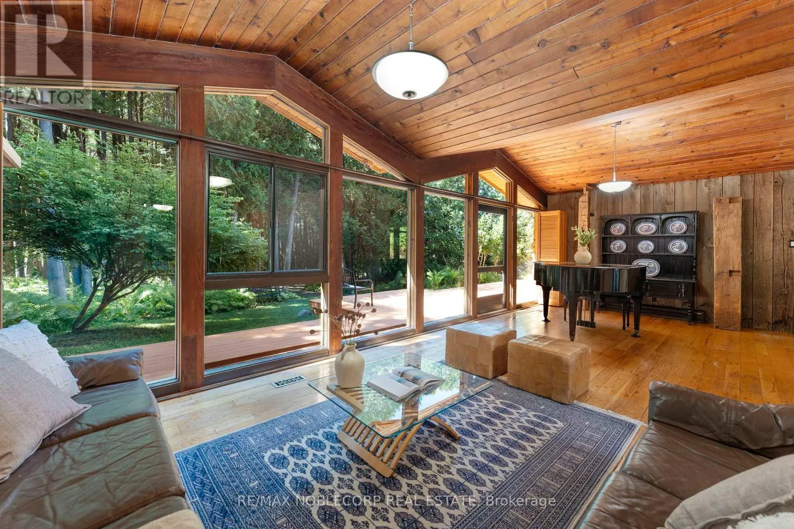 3435 GREENWOOD ROAD