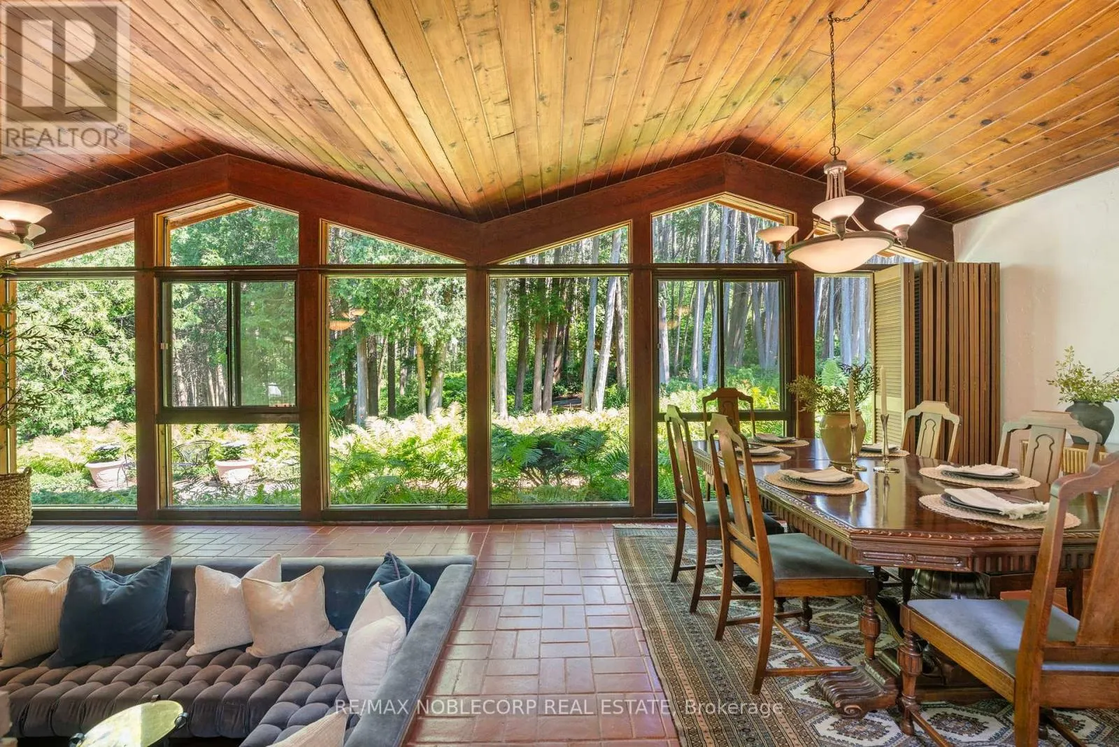 3435 GREENWOOD ROAD