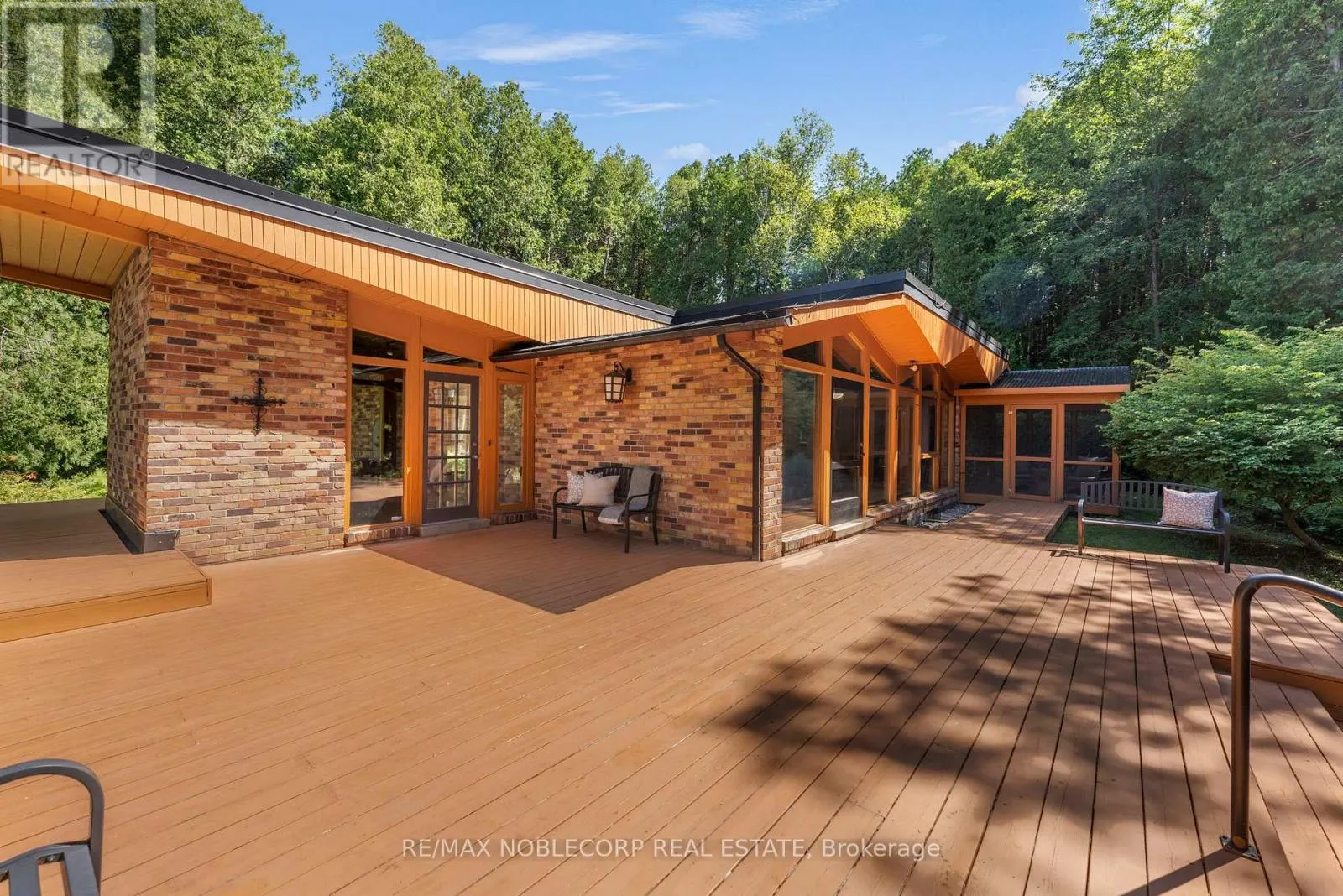 3435 GREENWOOD ROAD