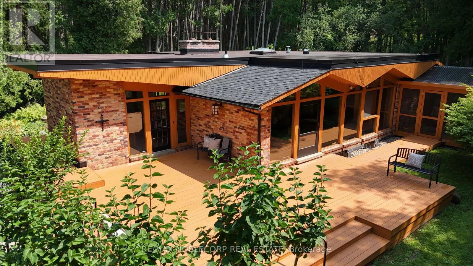3435 GREENWOOD ROAD