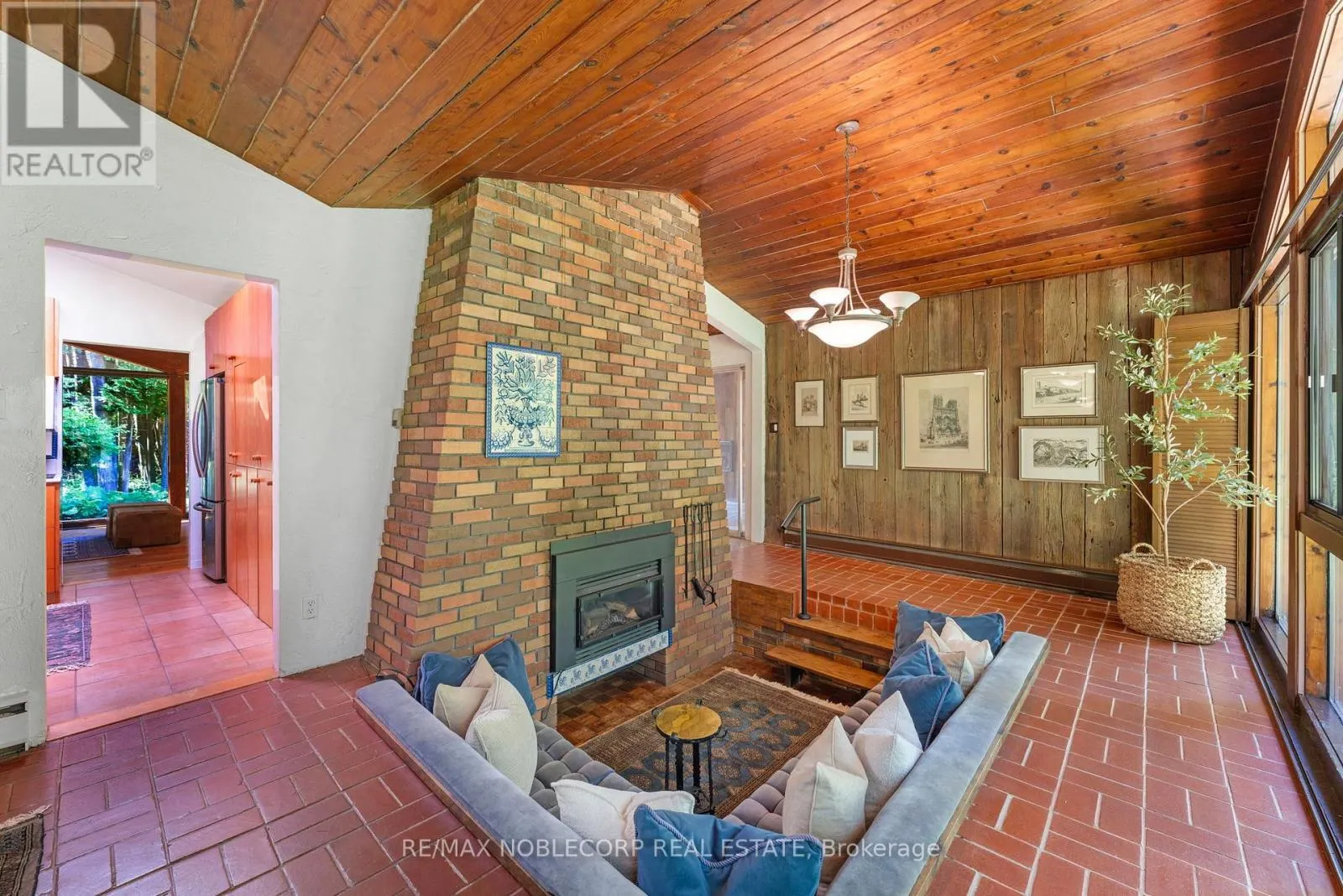3435 GREENWOOD ROAD