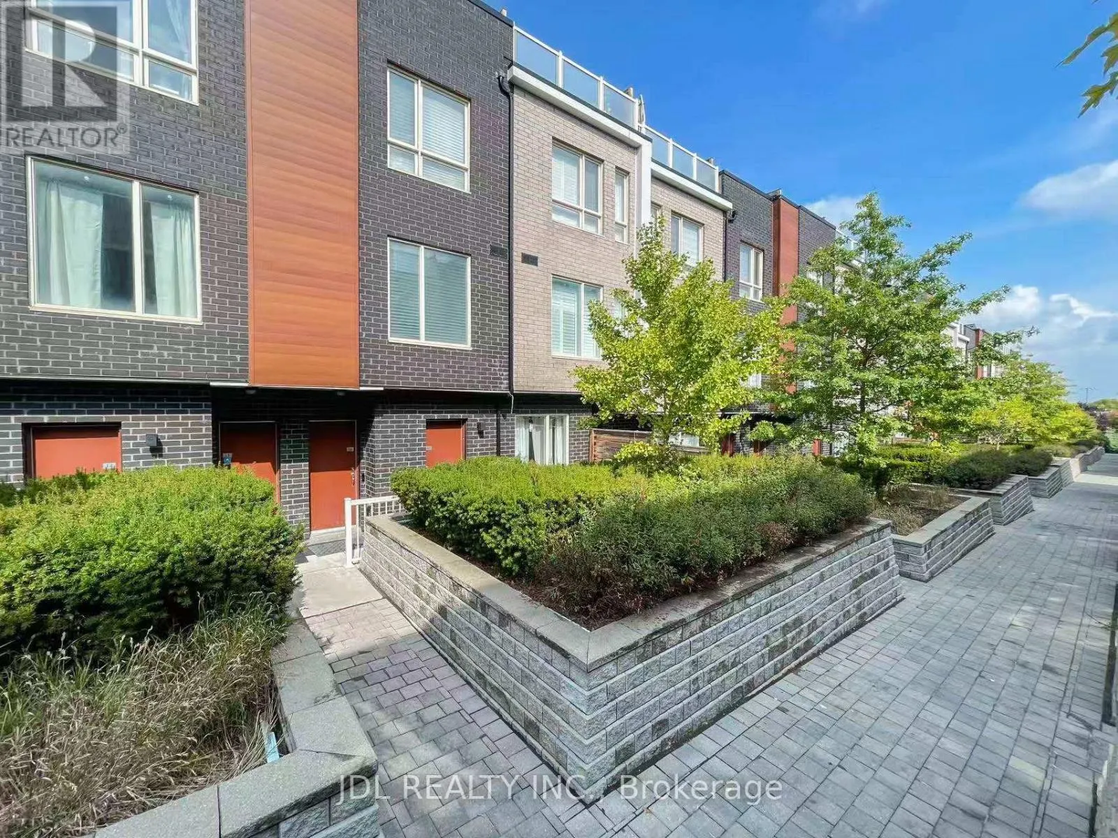 15 - 1365 NEILSON ROAD