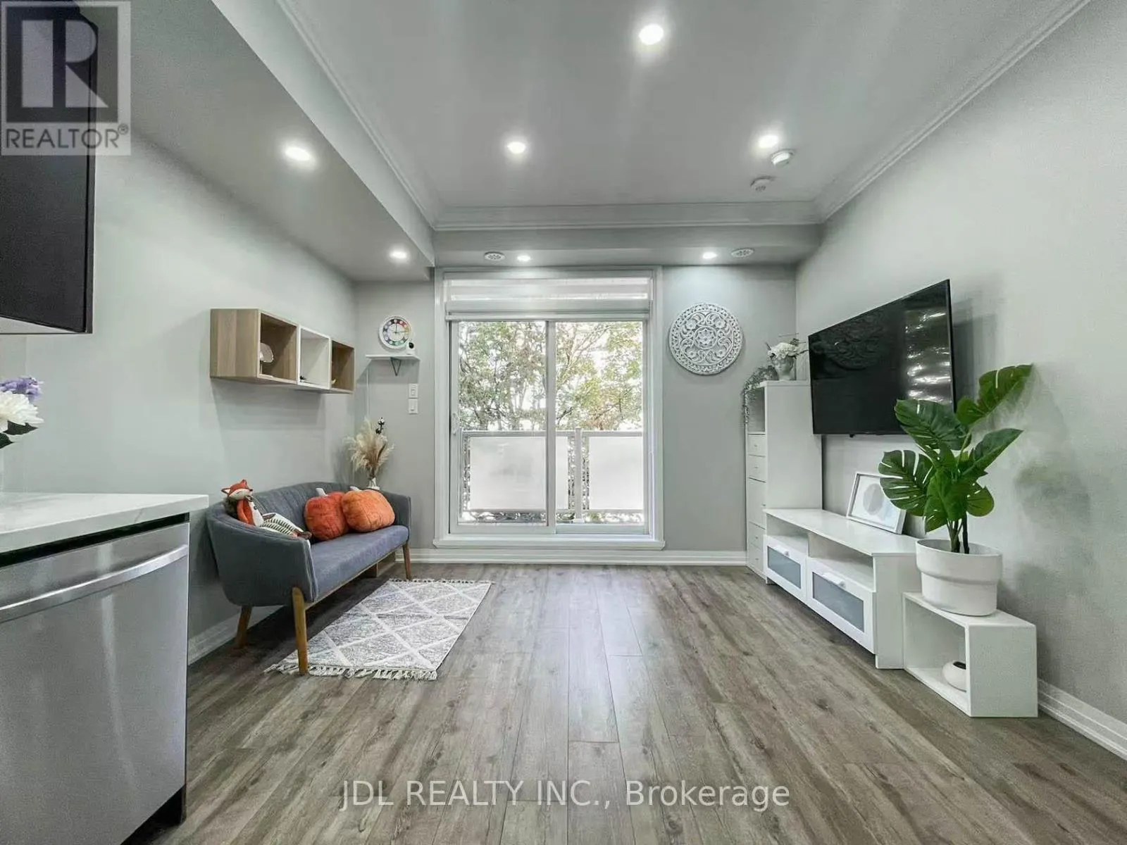 15 - 1365 NEILSON ROAD