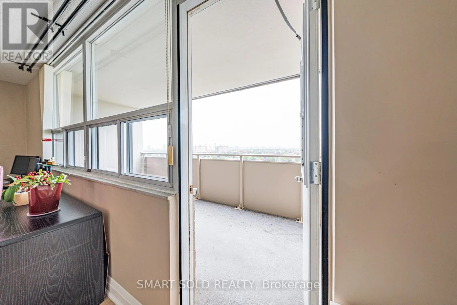 1212 - 2550 PHARMACY AVENUE