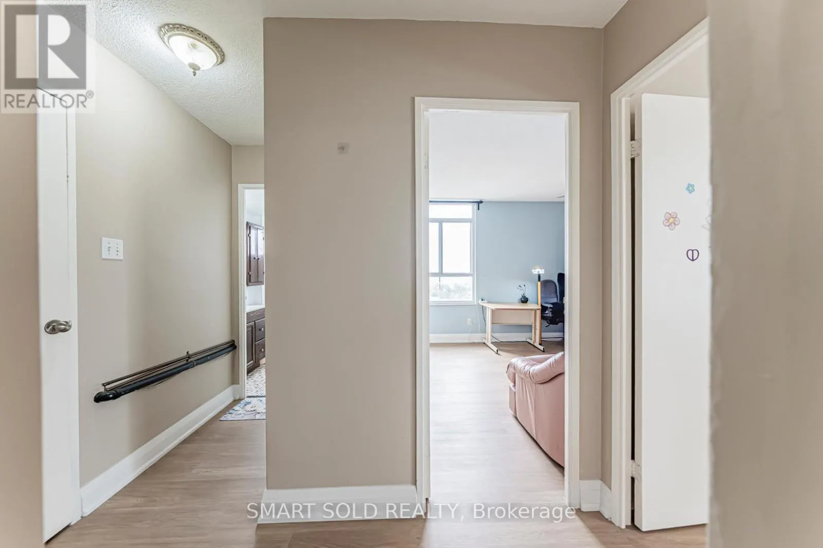 1212 - 2550 PHARMACY AVENUE