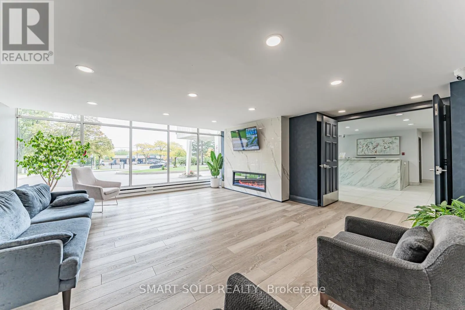 1212 - 2550 PHARMACY AVENUE